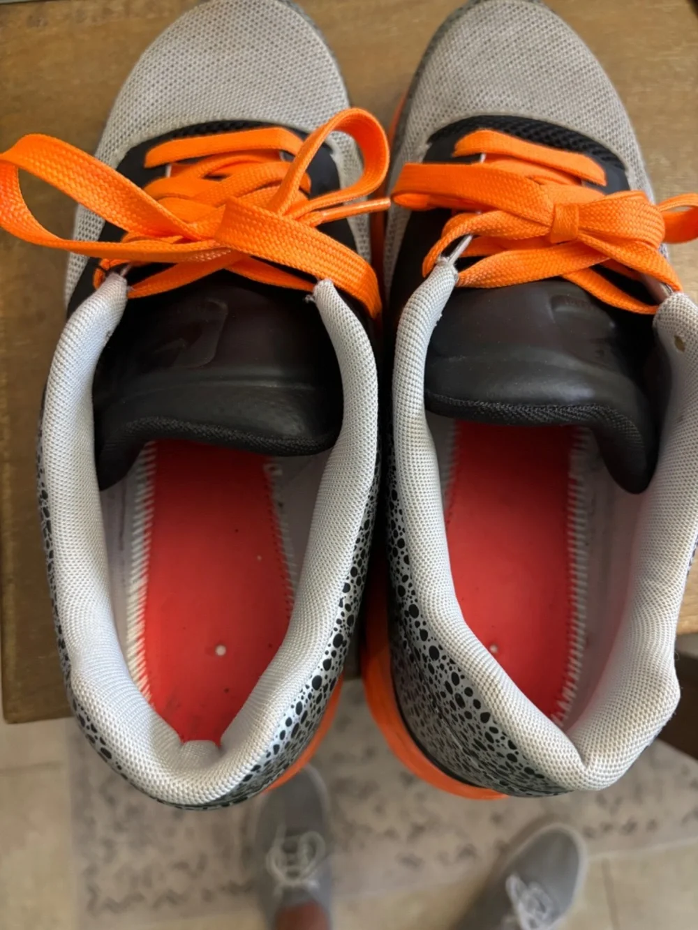Nike - Picture 4 of 4